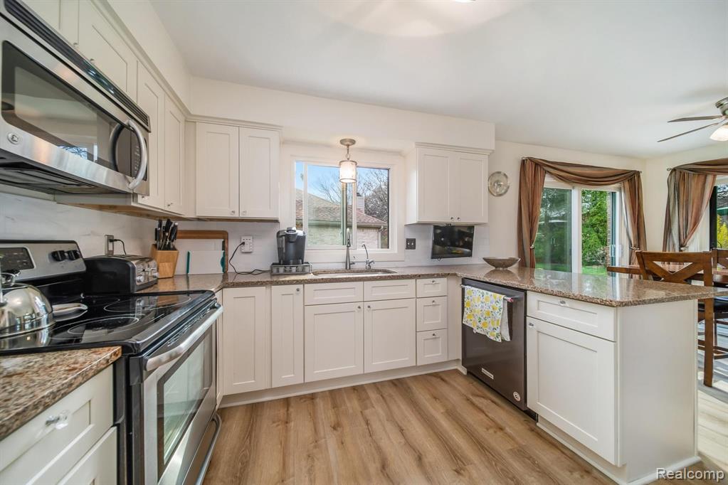 3136 Primrose Drive Rochester Hills, MI 48307 - Photo 11 of 37