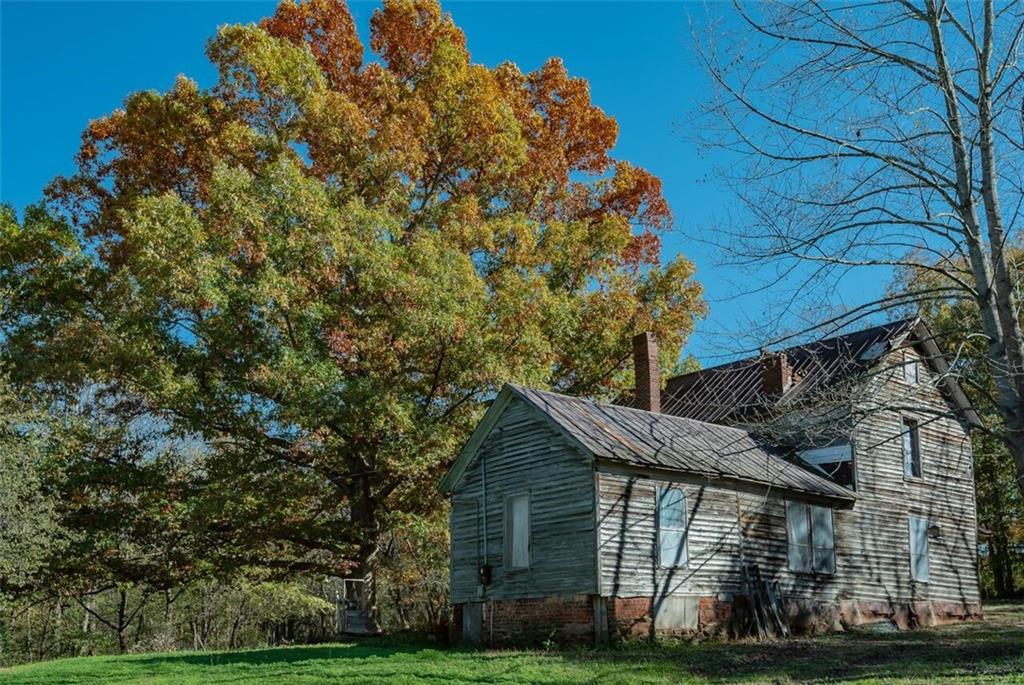 1637 Zion Church Road Hickory, NC 28602 - Photo 11 of 23 Gallery Image 11