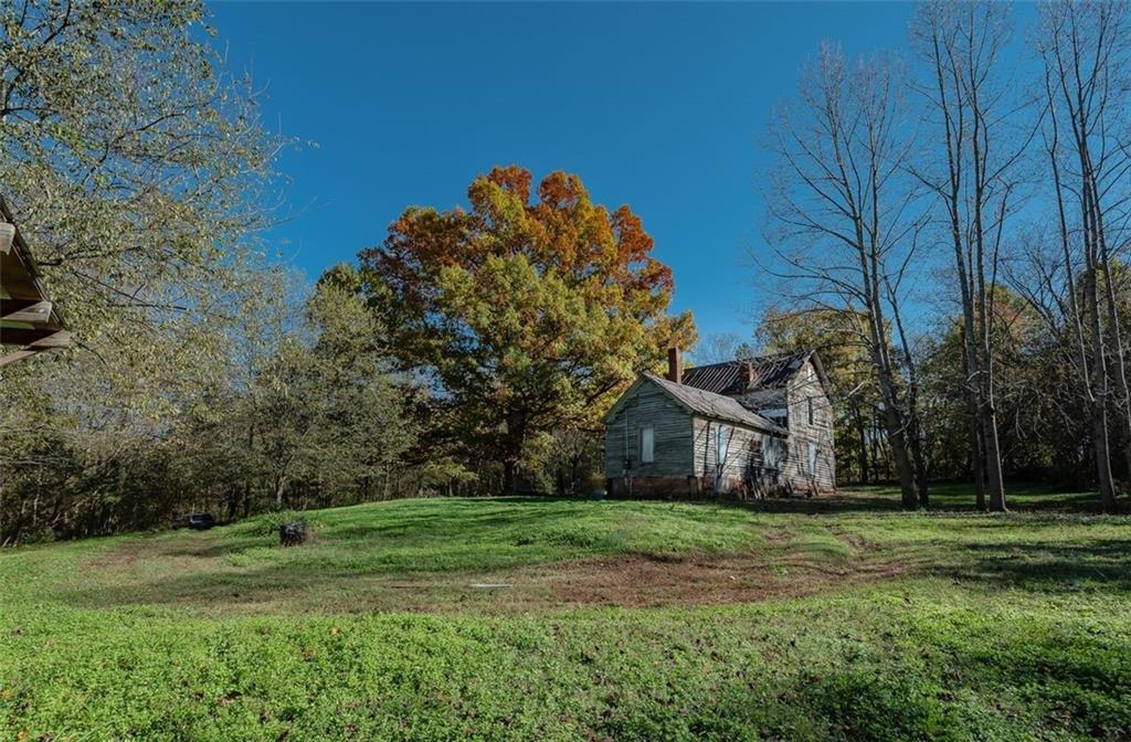 1637 Zion Church Road Hickory, NC 28602 - Photo 12 of 23 Gallery Image 12