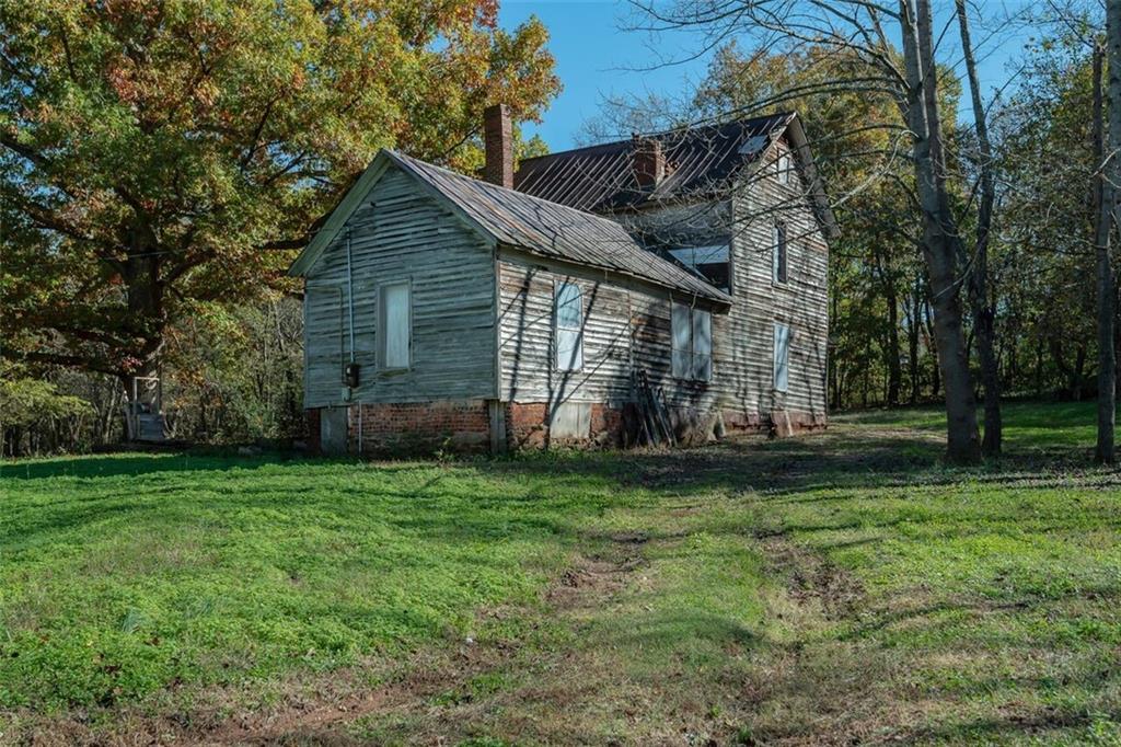 1637 Zion Church Road Hickory, NC 28602 - Photo 9 of 23 Gallery Image 9