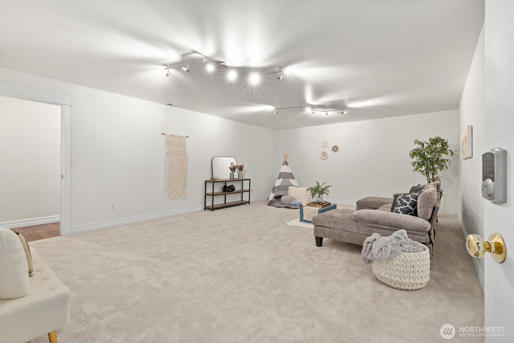 18592 Rainier View Road Southeast Monroe, WA 98272 - Photo 32 of 40