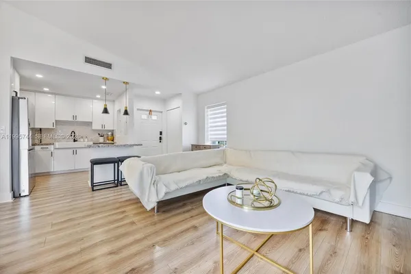 $280,000 | 14720 Southwest 139th Avenue, Unit 139, Miami, FL 33186