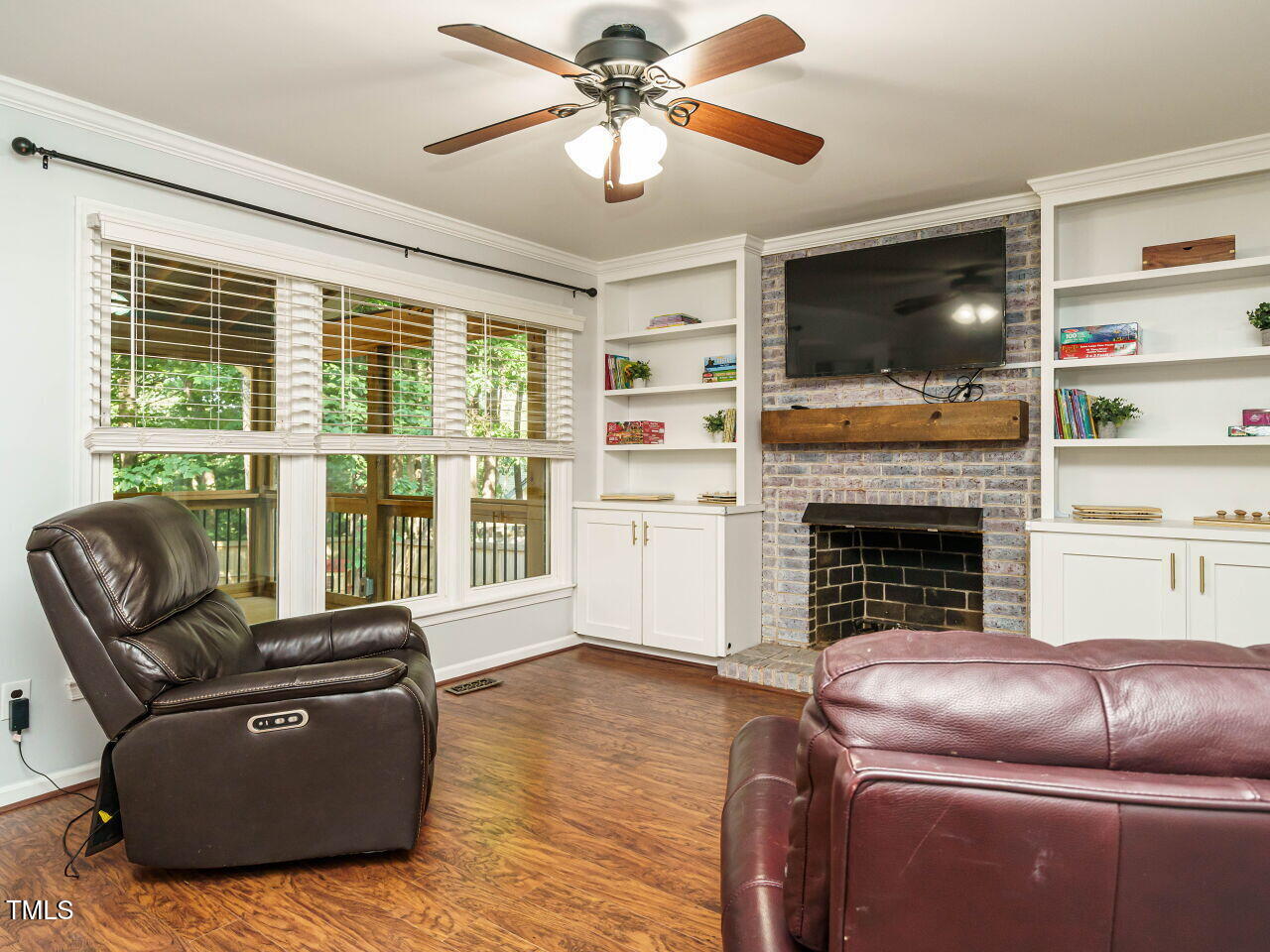 114 Oxpens Road Cary, NC 27513 - Photo 5 of 44 Living room