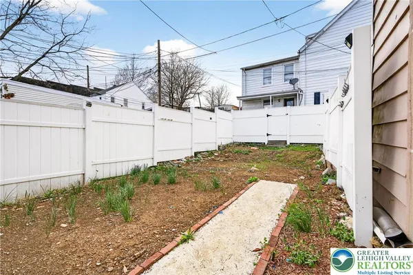 $1,800 | 503 West Gordon Street, Allentown, PA 18102