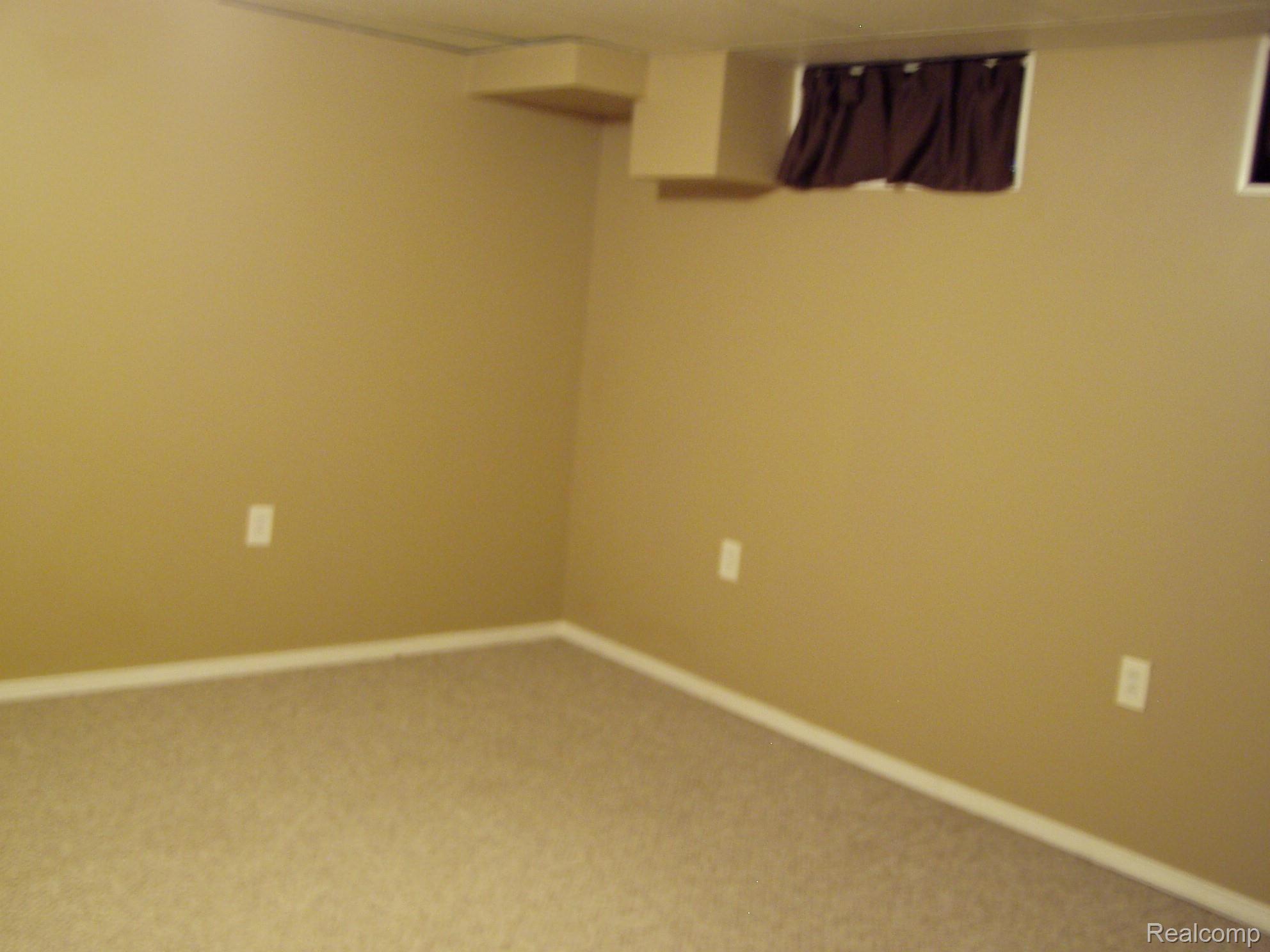 9735 Middlebelt Road Livonia, MI 48150 - Photo 18 of 23 Finished basement