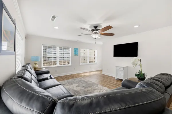 $1,150,000 | 940 South Ocean Boulevard, North Myrtle Beach, SC 29582