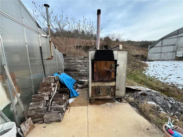 a bench sitting in front of a building