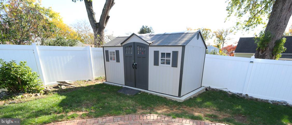 201 Castello Avenue Hatboro, PA 19040 - Photo 54 of 62 a backyard of a house with lots of green space