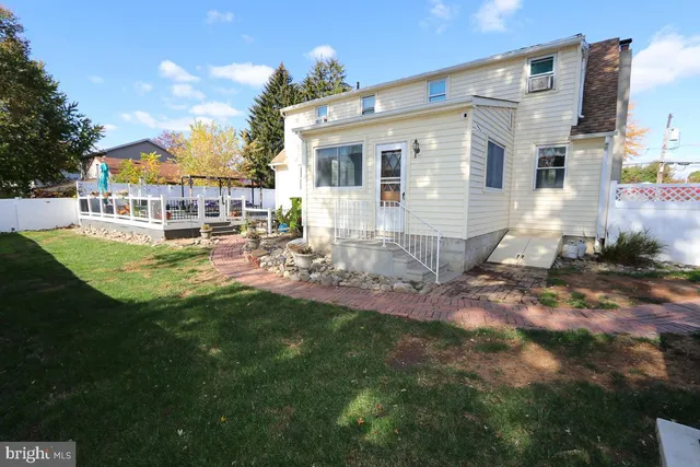 $525,000 | 201 Castello Avenue, Hatboro, PA 19040