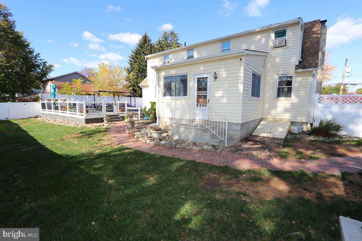 201 Castello Avenue Hatboro, PA 19040 - Photo 60 of 64 back