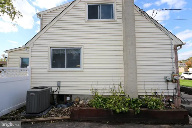 $525,000 | 201 Castello Avenue, Hatboro, PA 19040