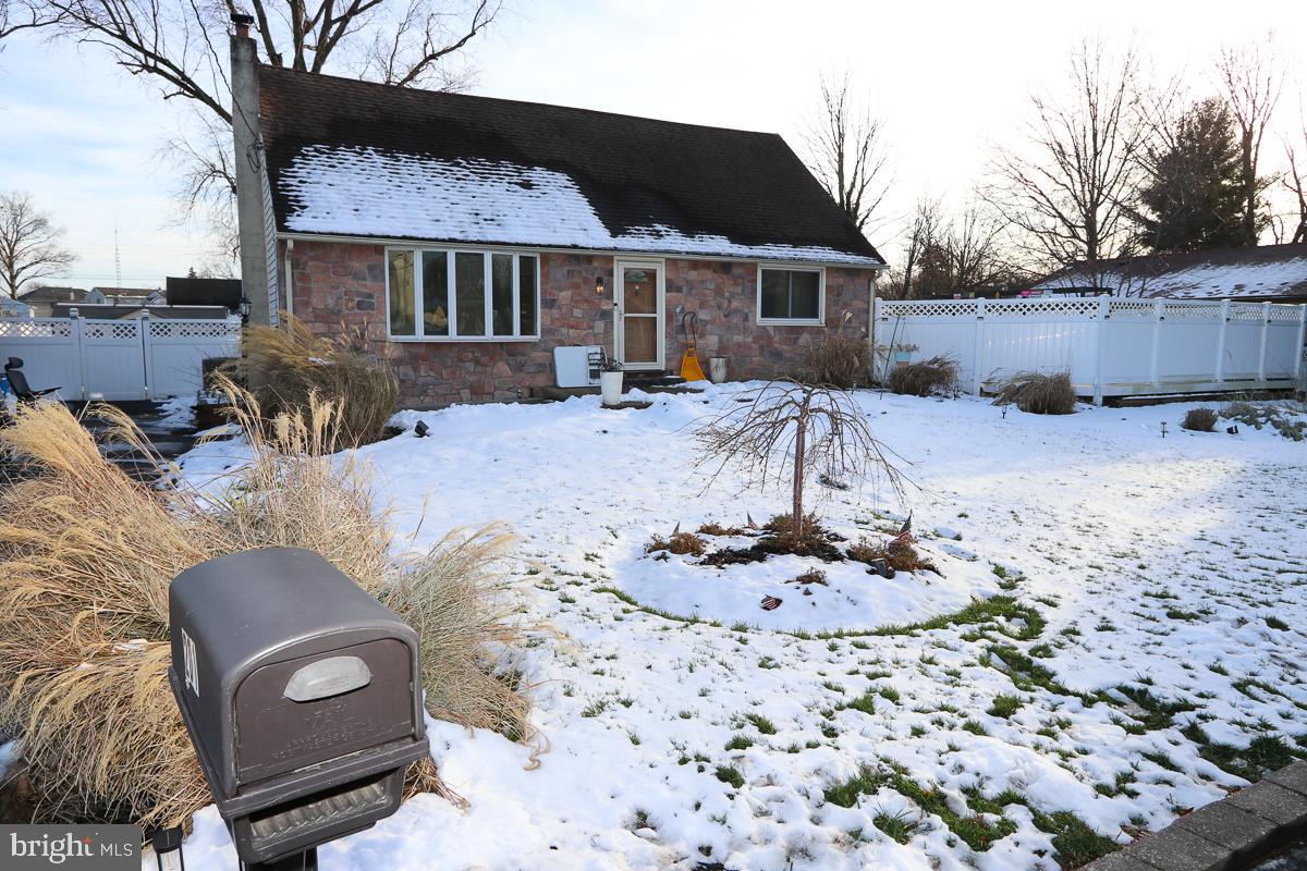 201 Castello Avenue Hatboro, PA 19040 - Photo 62 of 62 a view of a house with backyard and sitting area