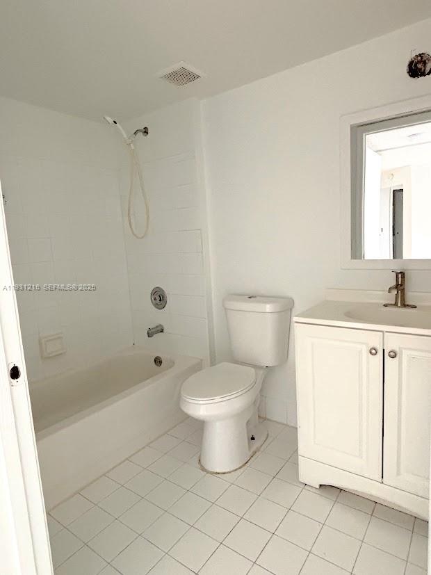 440 South Park Road, Unit 4303 Hollywood, FL 33021 - Photo 10 of 28 a bathroom with a toilet sink and shower