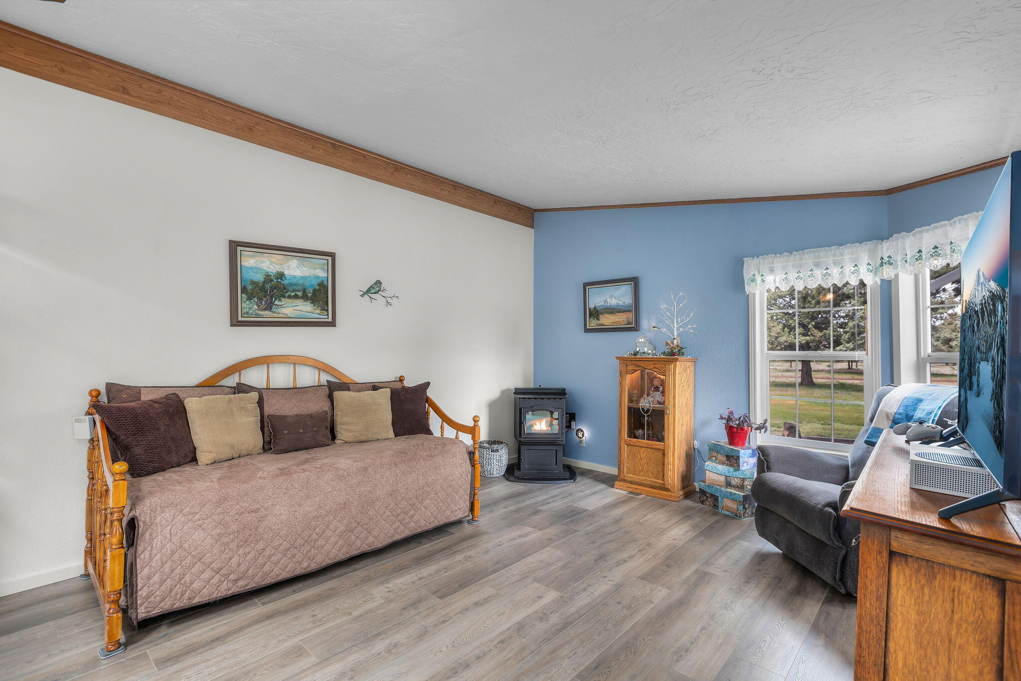 5897 Southwest Shad Road Terrebonne, OR 97760 - Photo 19 of 43 2025_04_29_5897_sw_shad_road_crr-23