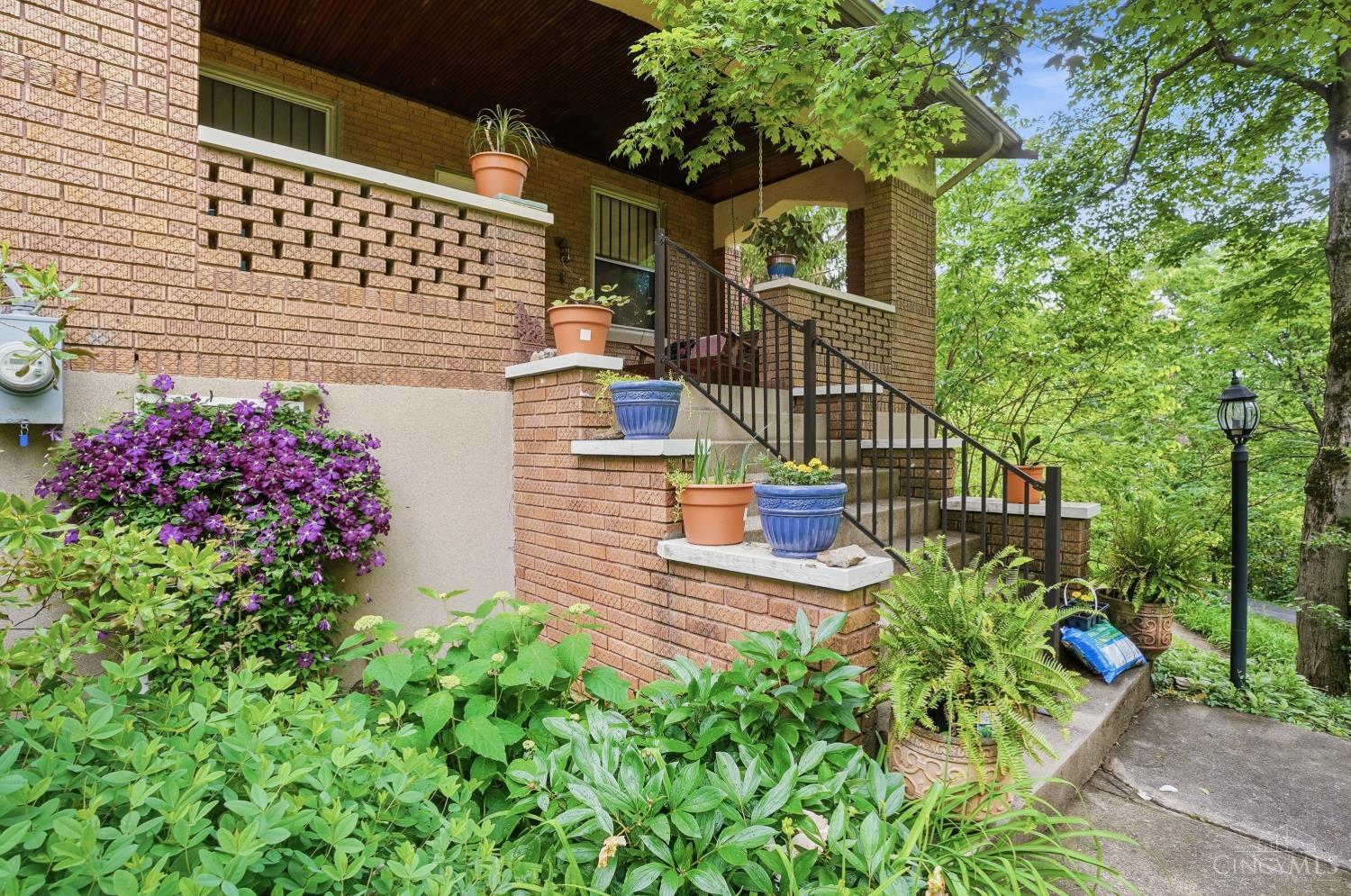 1336 Hill Crest Road Cincinnati, OH 45224 - Photo 5 of 42 Gallery Image 5