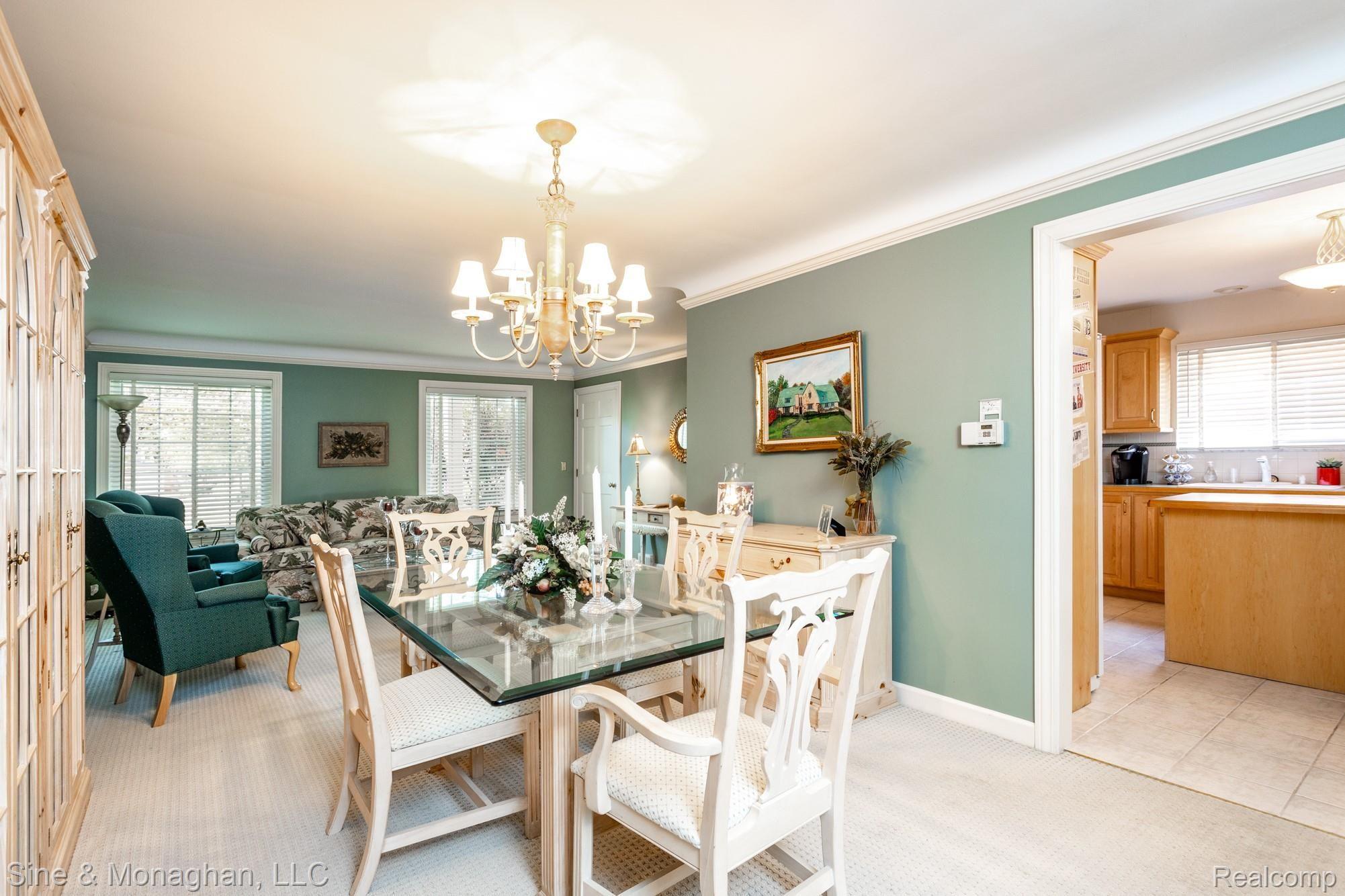 696 Trombley Road Grosse Pointe, MI 48230 - Photo 14 of 47 696 Trombley S017.jpg