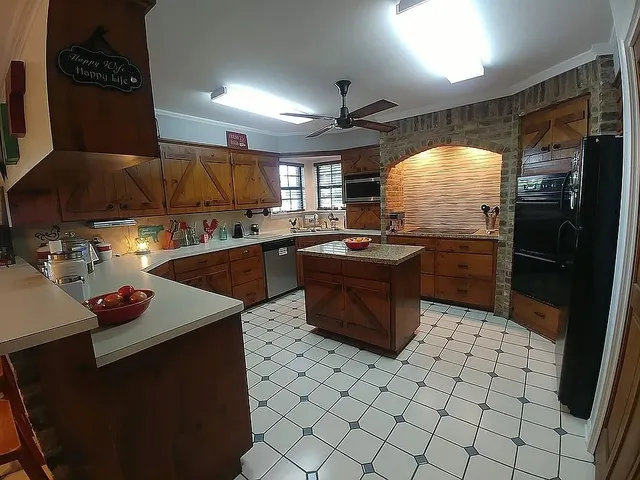 $874,900 | 105 Red Tip Lane, Brenham, TX 77833