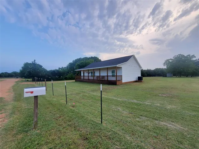 $874,900 | 105 Red Tip Lane, Brenham, TX 77833