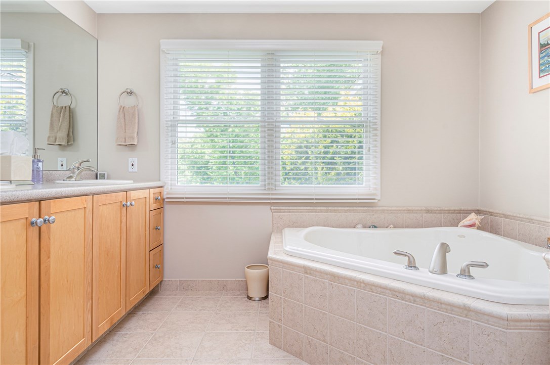 66 Peveril Road Cranston, RI 02921 - Photo 36 of 48 Gallery Image 36