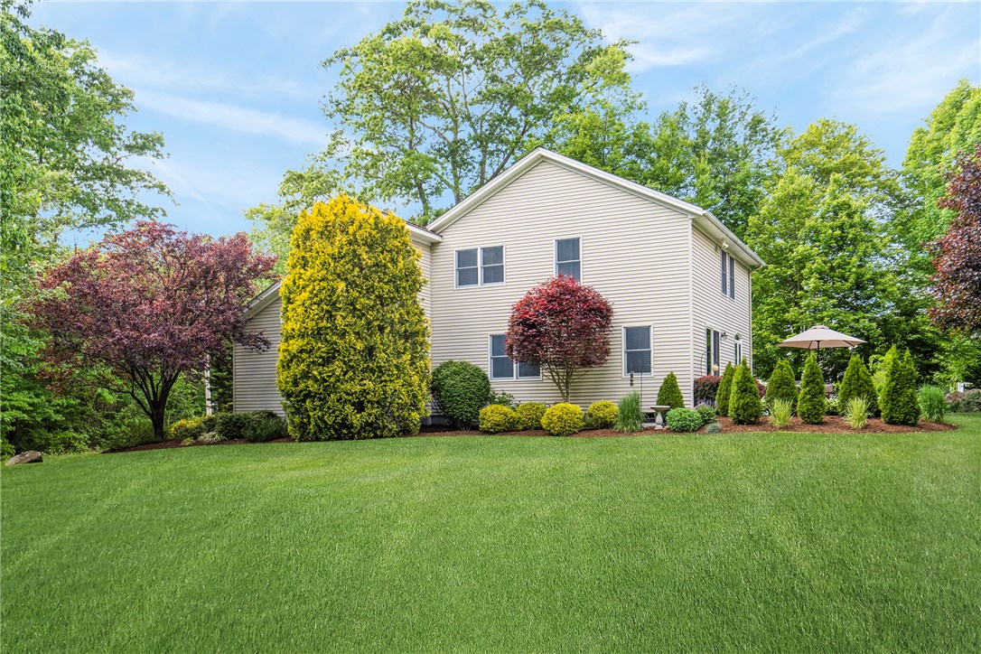 66 Peveril Road Cranston, RI 02921 - Photo 4 of 48 Gallery Image 4