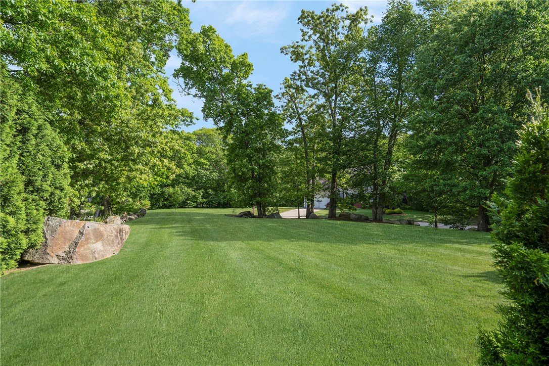 66 Peveril Road Cranston, RI 02921 - Photo 5 of 48 Gallery Image 5