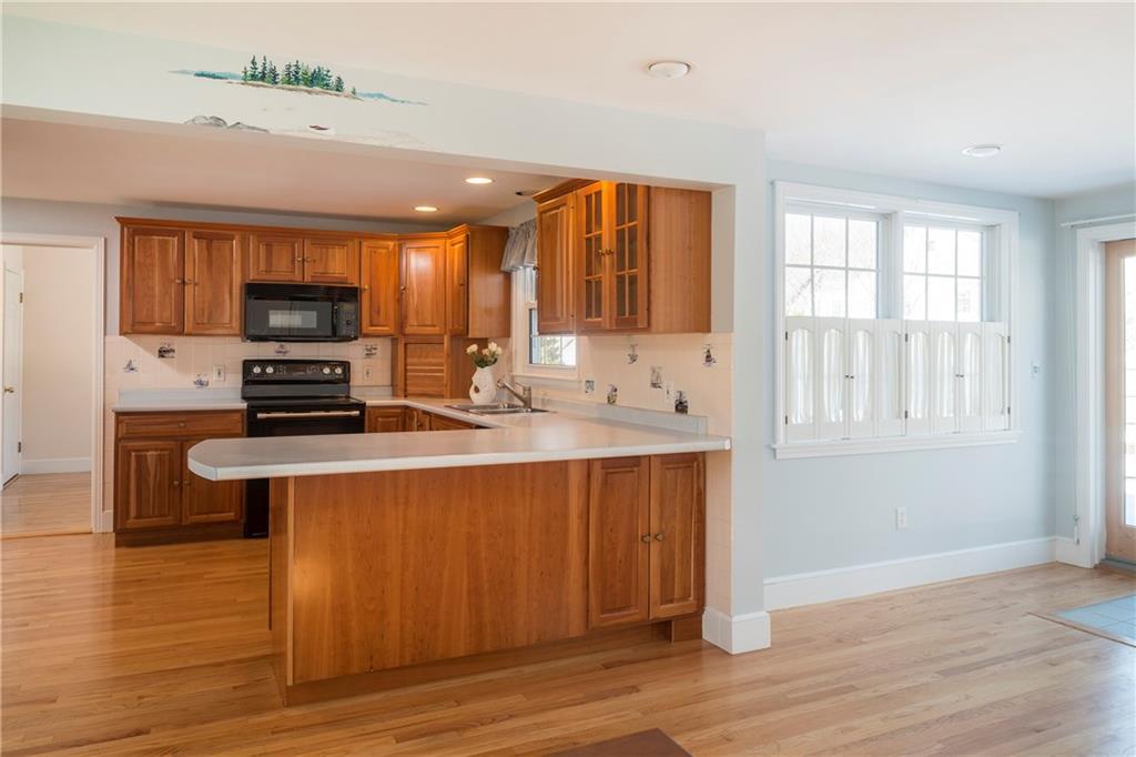 20 Surf Road Cape Elizabeth, ME 04107 - Photo 7 of 25 Photo