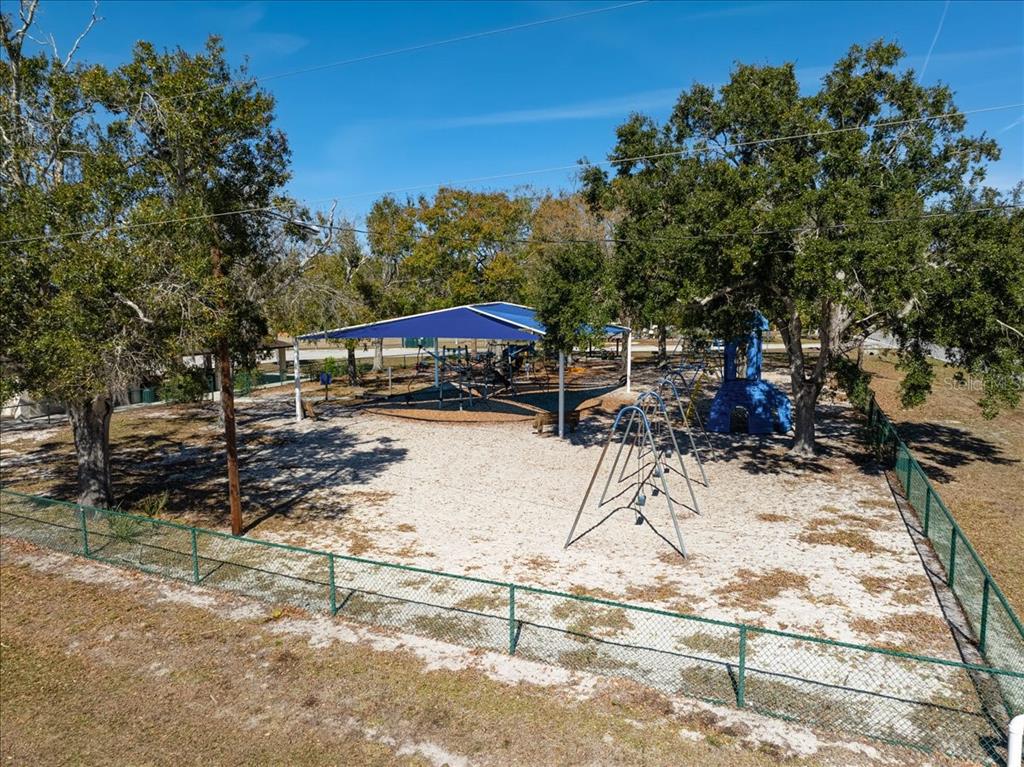 4514 South Lockwood Ridge Road Sarasota, FL 34231 - Photo 33 of 35 a view of outdoor space with garden