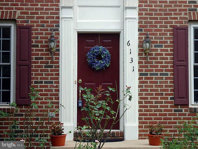 6131 Deer Ridge Trail Springfield, VA 22150 - Photo 13 of 24 Front door