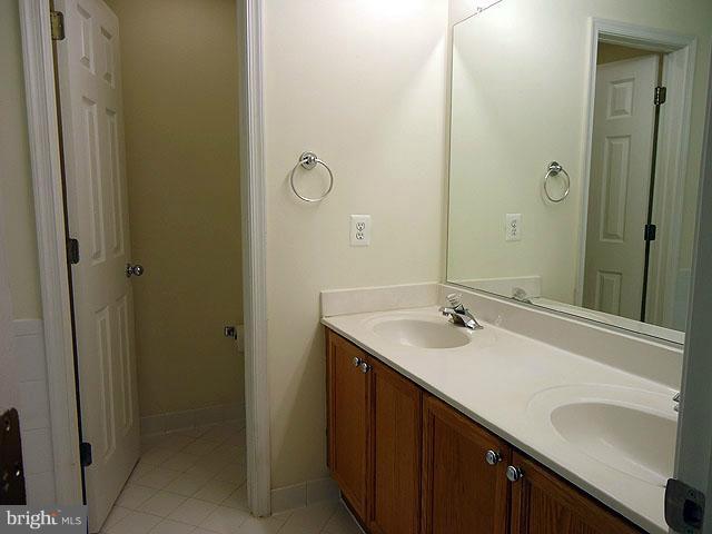 6131 Deer Ridge Trail Springfield, VA 22150 - Photo 7 of 24 Master Bath