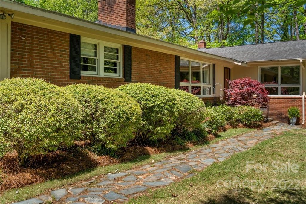 702 Plantation Road Lancaster, SC 29720 - Photo 3 of 31 Gallery Image 3