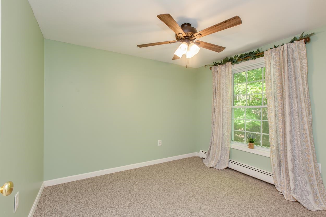 2 Stratton Lane Raymond, NH 03077 - Photo 36 of 40