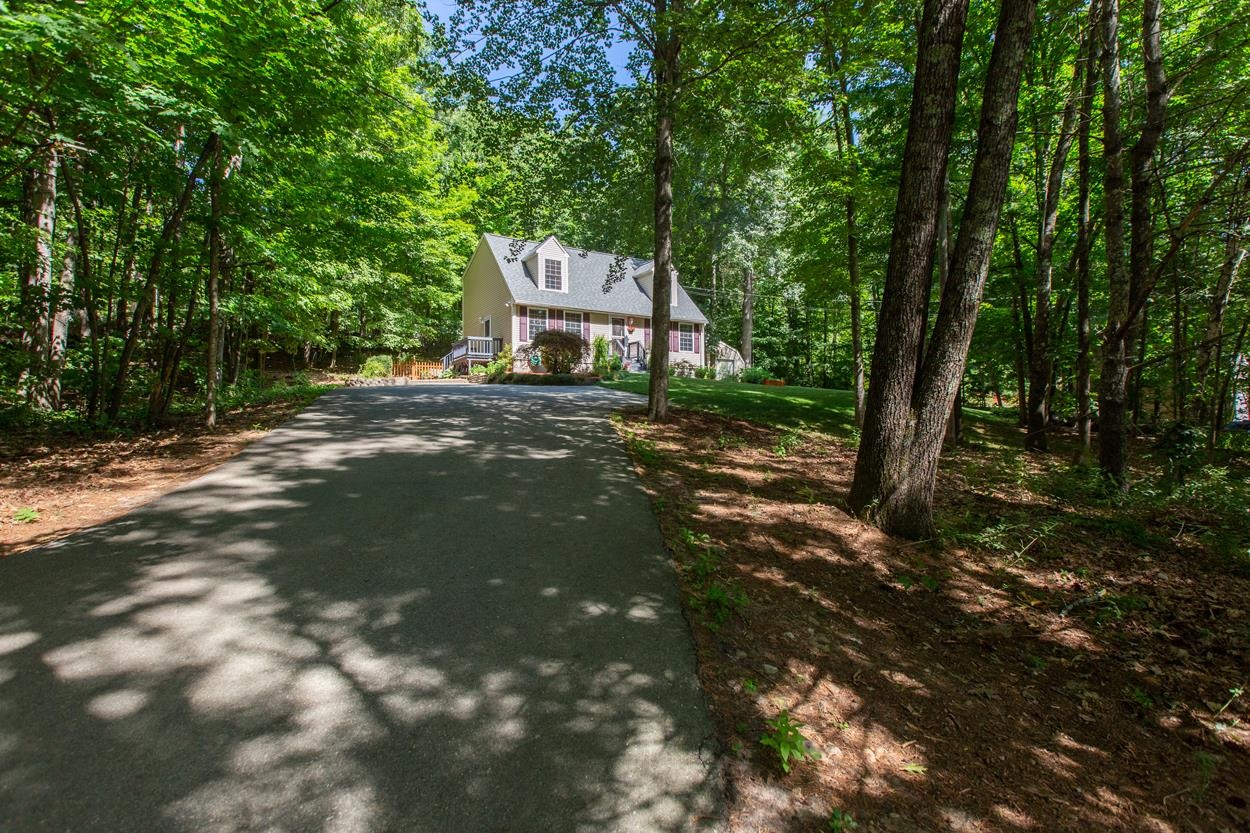 2 Stratton Lane Raymond, NH 03077 - Photo 4 of 40