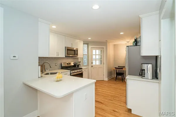 $1,850 | 7537 Buckingham Drive, Clayton, MO 63105