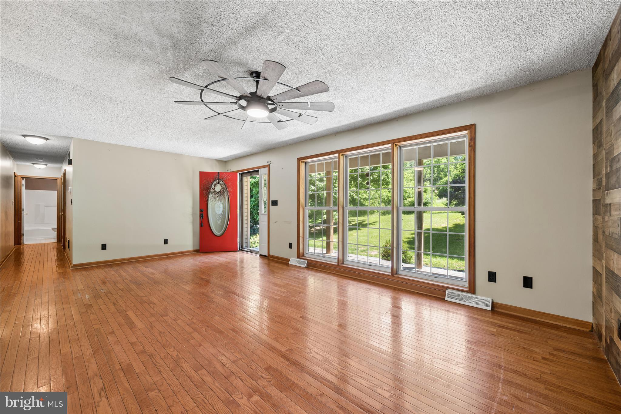 8354 Mountain Laurel Road Boonsboro, MD 21713 - Photo 5 of 91 Living Room