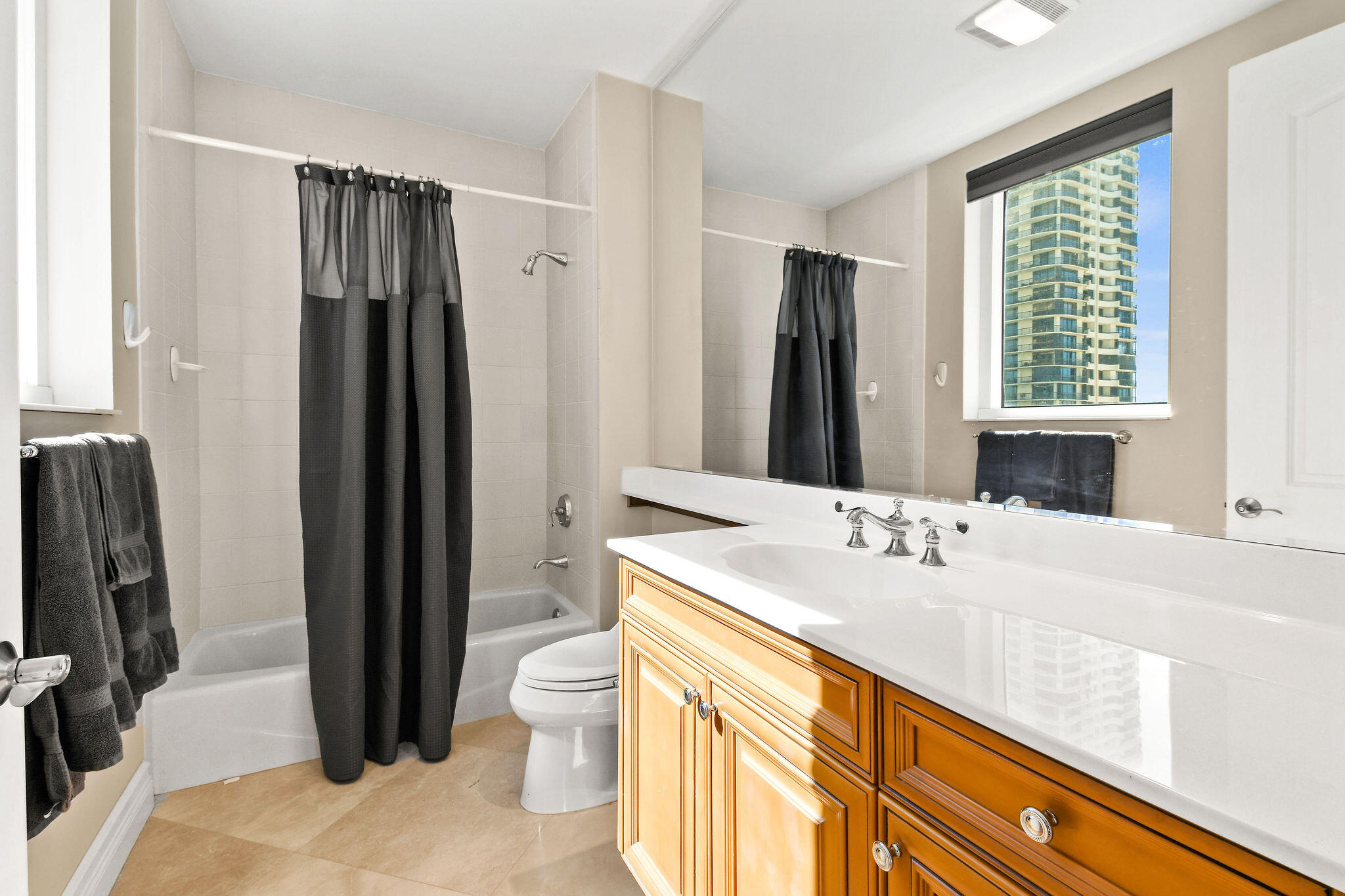4600 North Ocean Drive, Unit 405 Singer Island, FL 33404 - Photo 29 of 66 4600NOceanDr#405_54