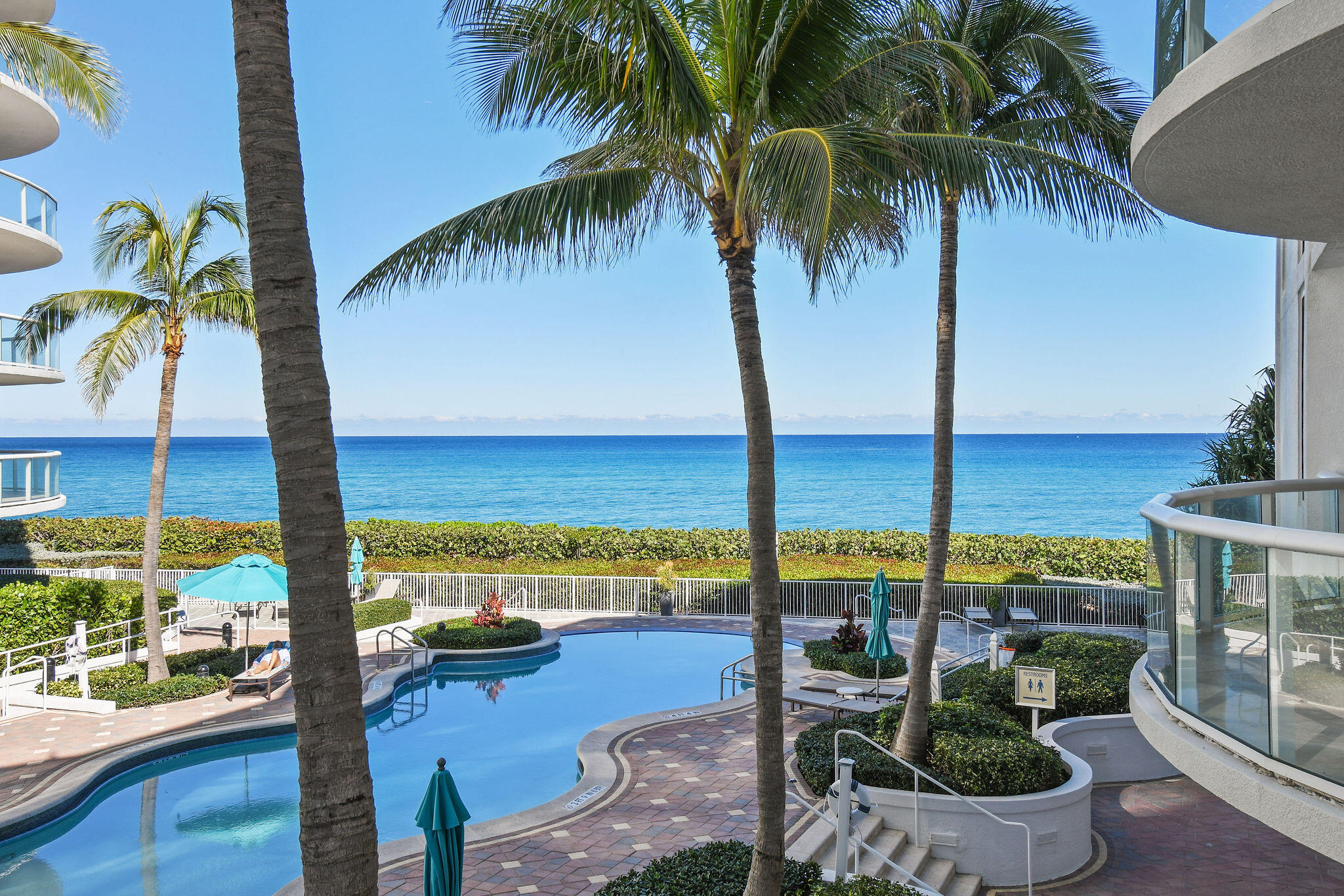 4600 North Ocean Drive, Unit 405 Singer Island, FL 33404 - Photo 31 of 66 4600NOceanDr#405_60