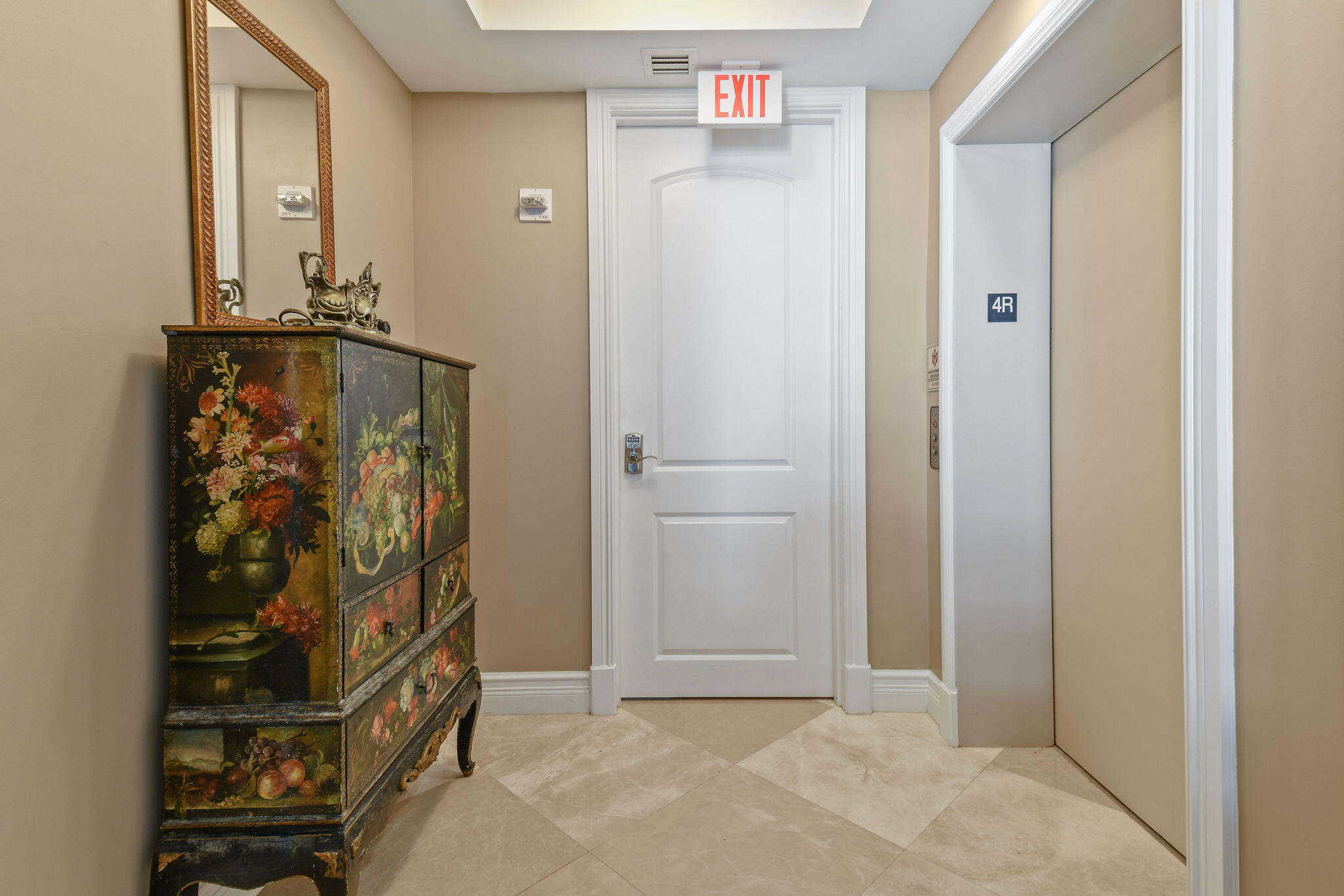 4600 North Ocean Drive, Unit 405 Singer Island, FL 33404 - Photo 4 of 66 4600NOceanDr#405_01