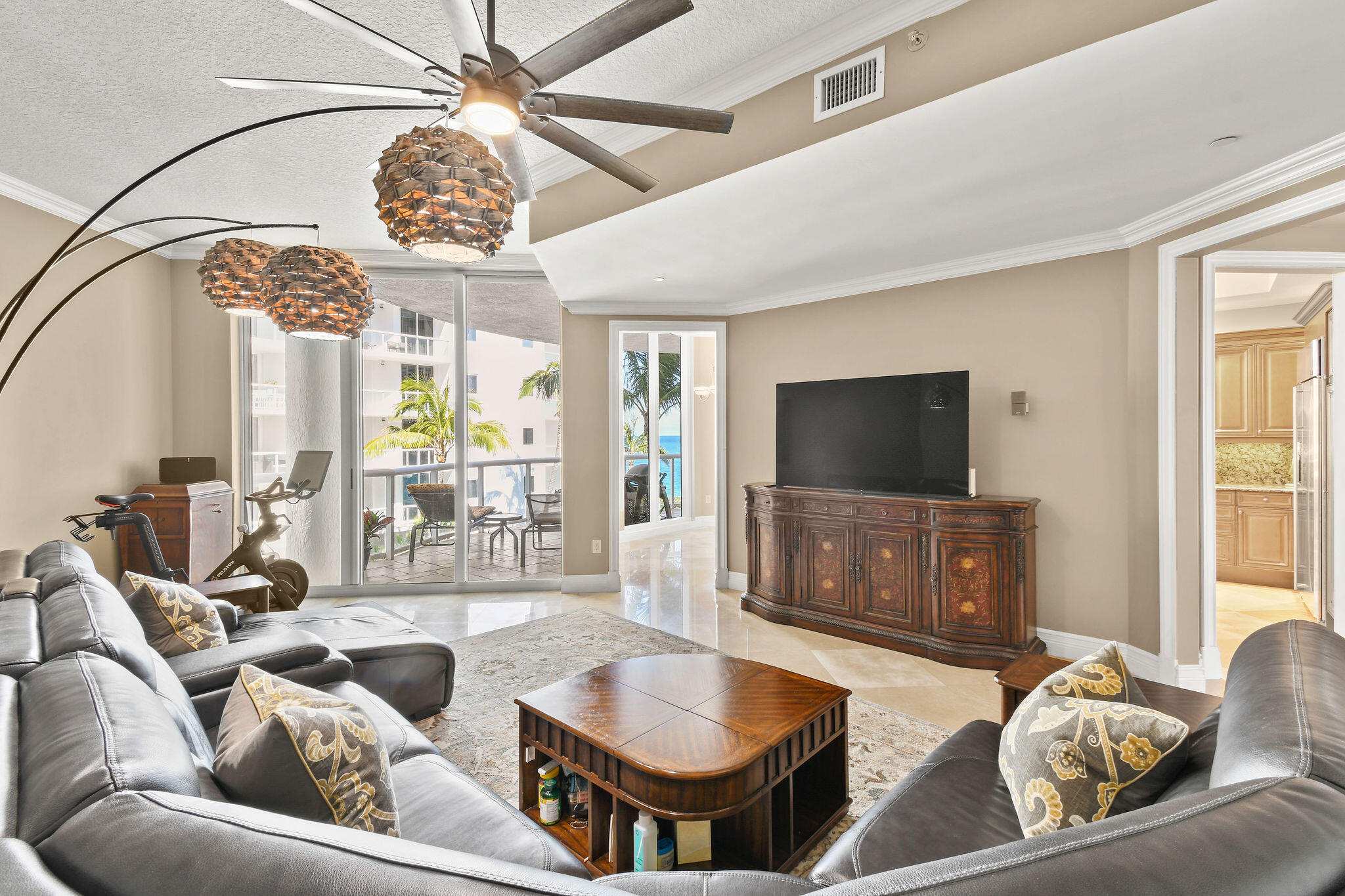 4600 North Ocean Drive, Unit 405 Singer Island, FL 33404 - Photo 5 of 66 4600NOceanDr#405_03