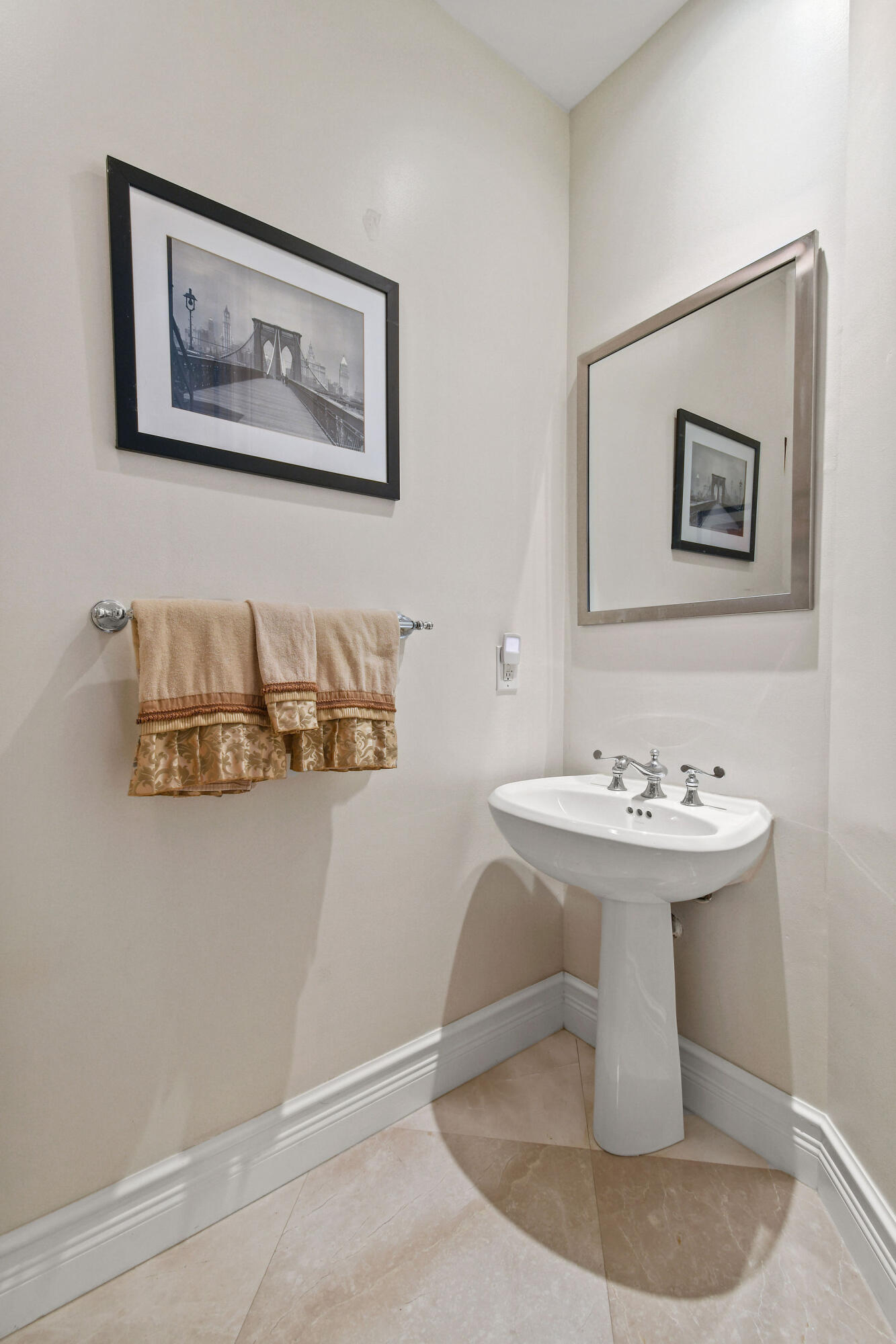 4600 North Ocean Drive, Unit 405 Singer Island, FL 33404 - Photo 10 of 66 4600NOceanDr#405_15