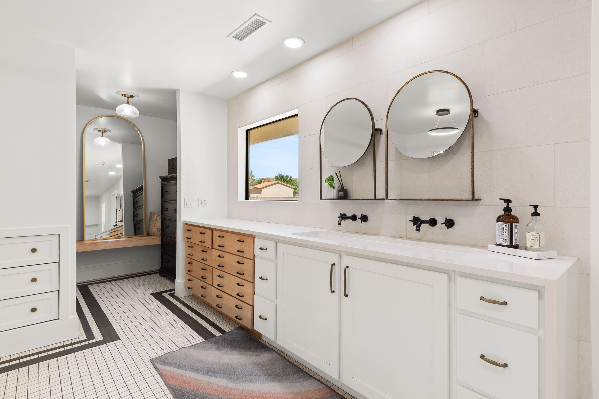 558 Del Mar Drive St. George, UT 84790 - Photo 21 of 74 primary bathroom, main level