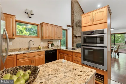 $949,000 | 12212 Woodlark Court, Manassas, VA 20112