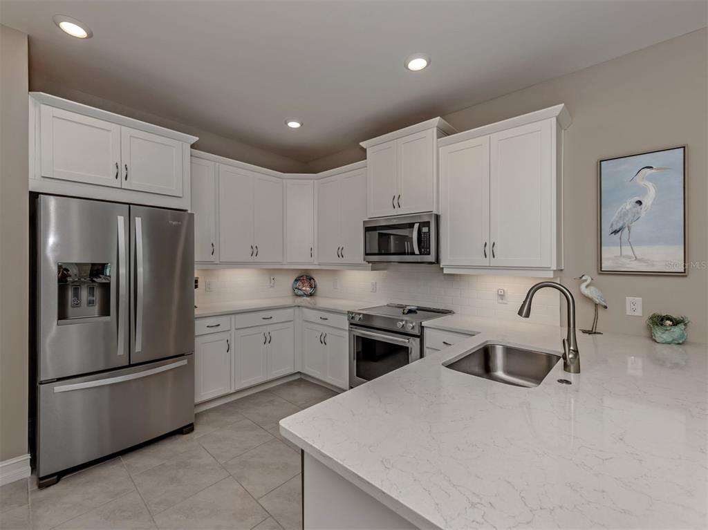 749 Ibiza Loop Venice, FL 34292 - Photo 12 of 61