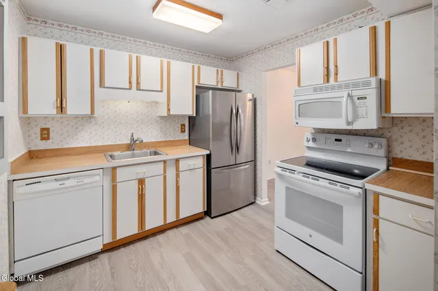 $2,185 | 4 Sugarbush Road, Clifton Park, NY 12065