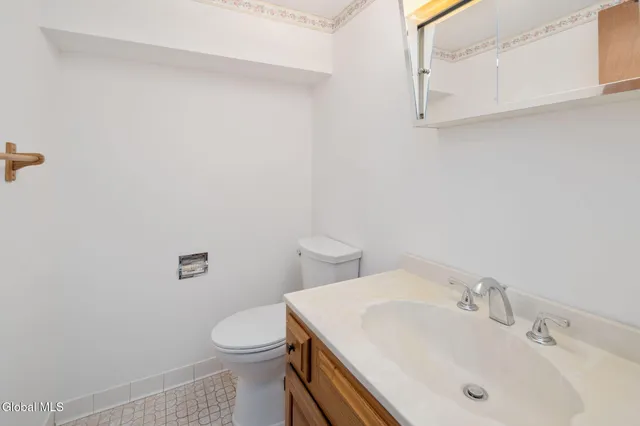 $2,185 | 4 Sugarbush Road, Clifton Park, NY 12065