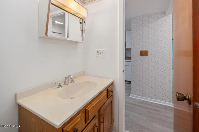 $2,185 | 4 Sugarbush Road, Clifton Park, NY 12065