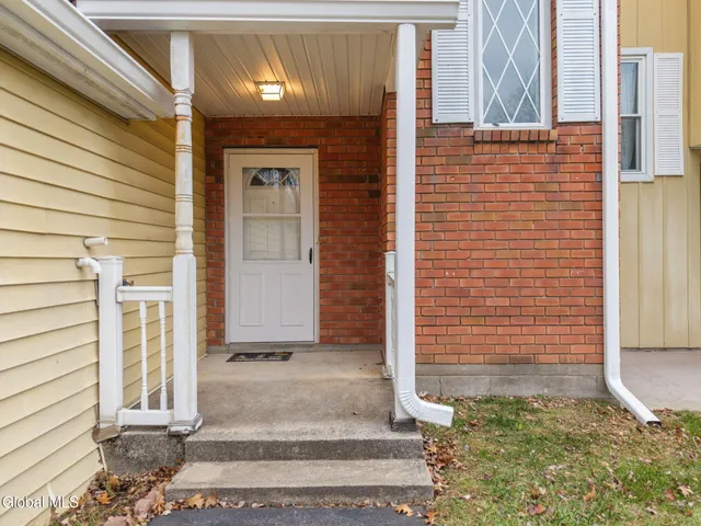 $2,185 | 4 Sugarbush Road, Clifton Park, NY 12065