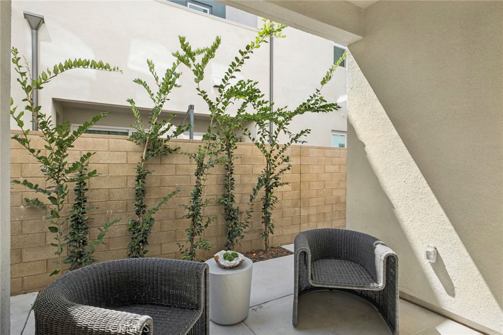 327 Baluster Irvine, CA 92618 - Photo 9 of 75