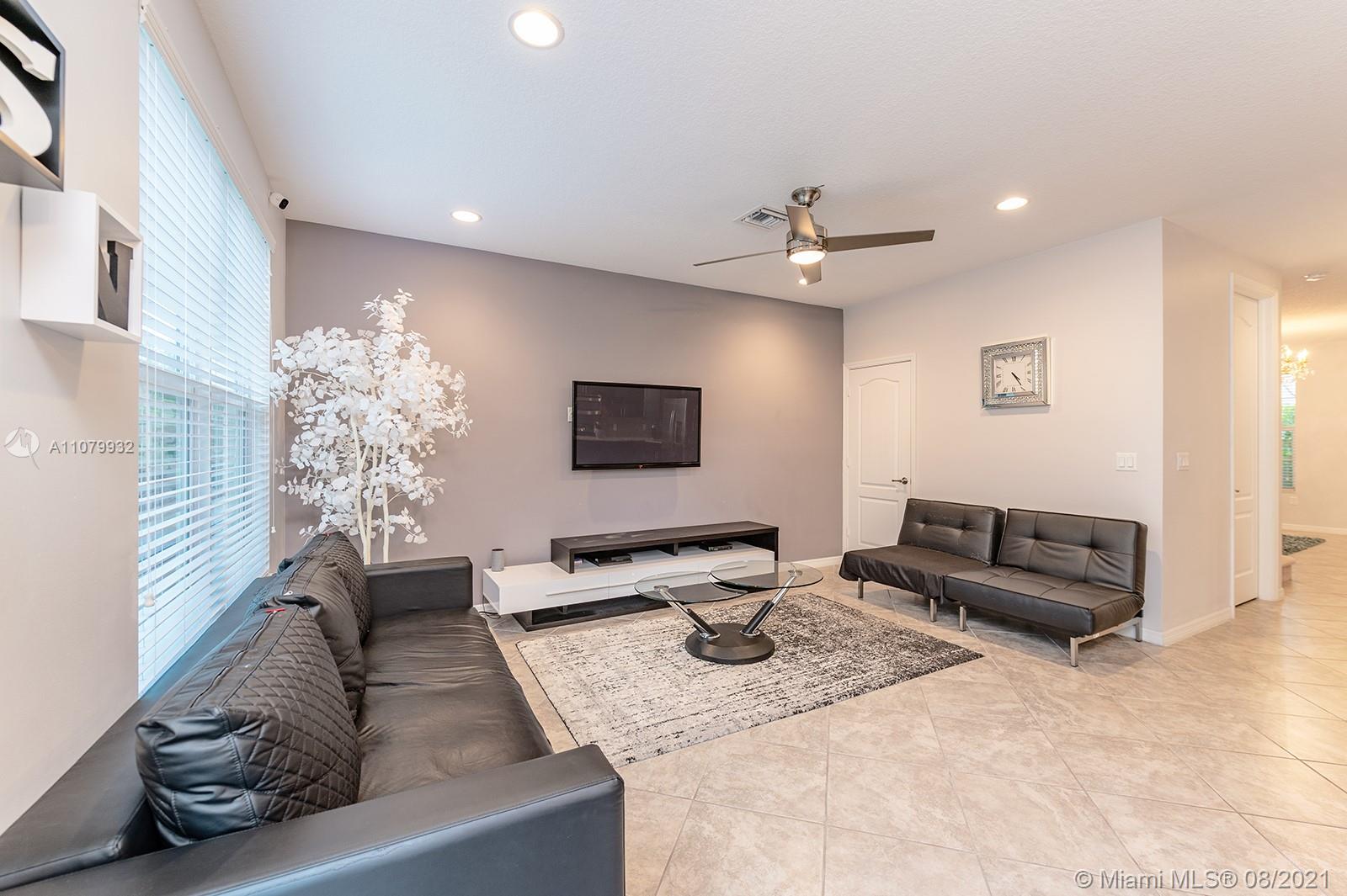 5218 Southwest 78th Terrace Davie, FL 33328 - Photo 12 of 41