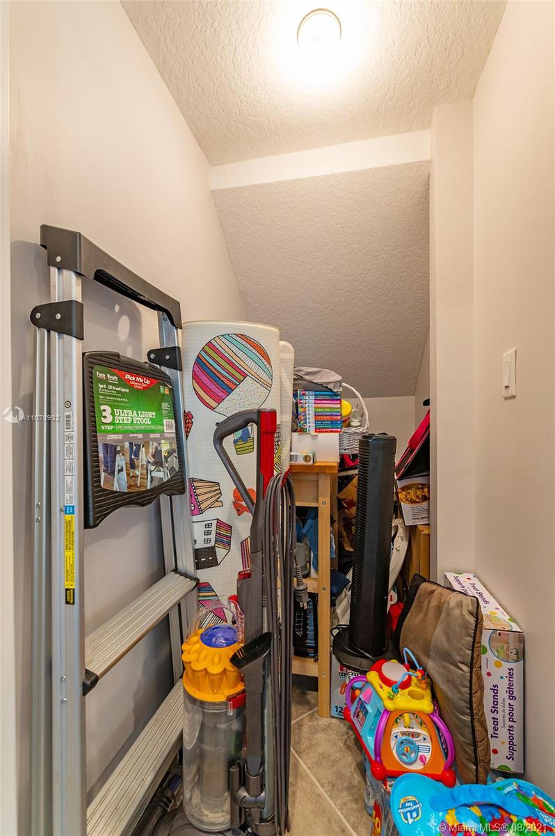 5218 Southwest 78th Terrace Davie, FL 33328 - Photo 20 of 41