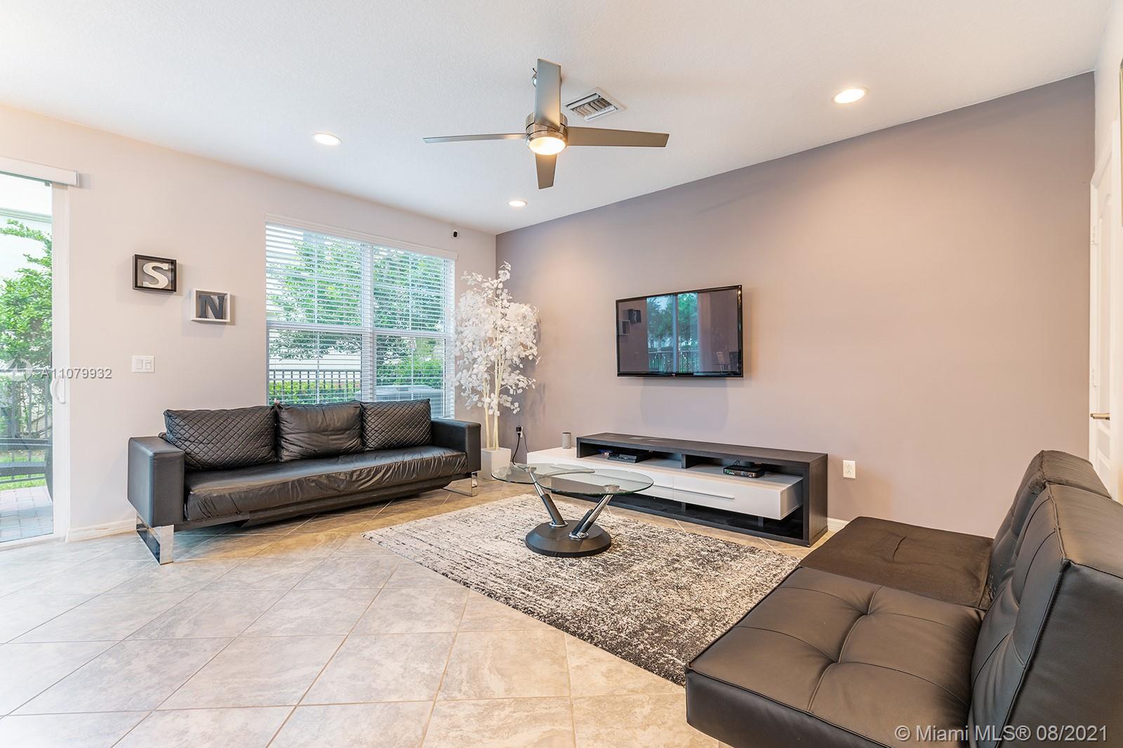 5218 Southwest 78th Terrace Davie, FL 33328 - Photo 10 of 41